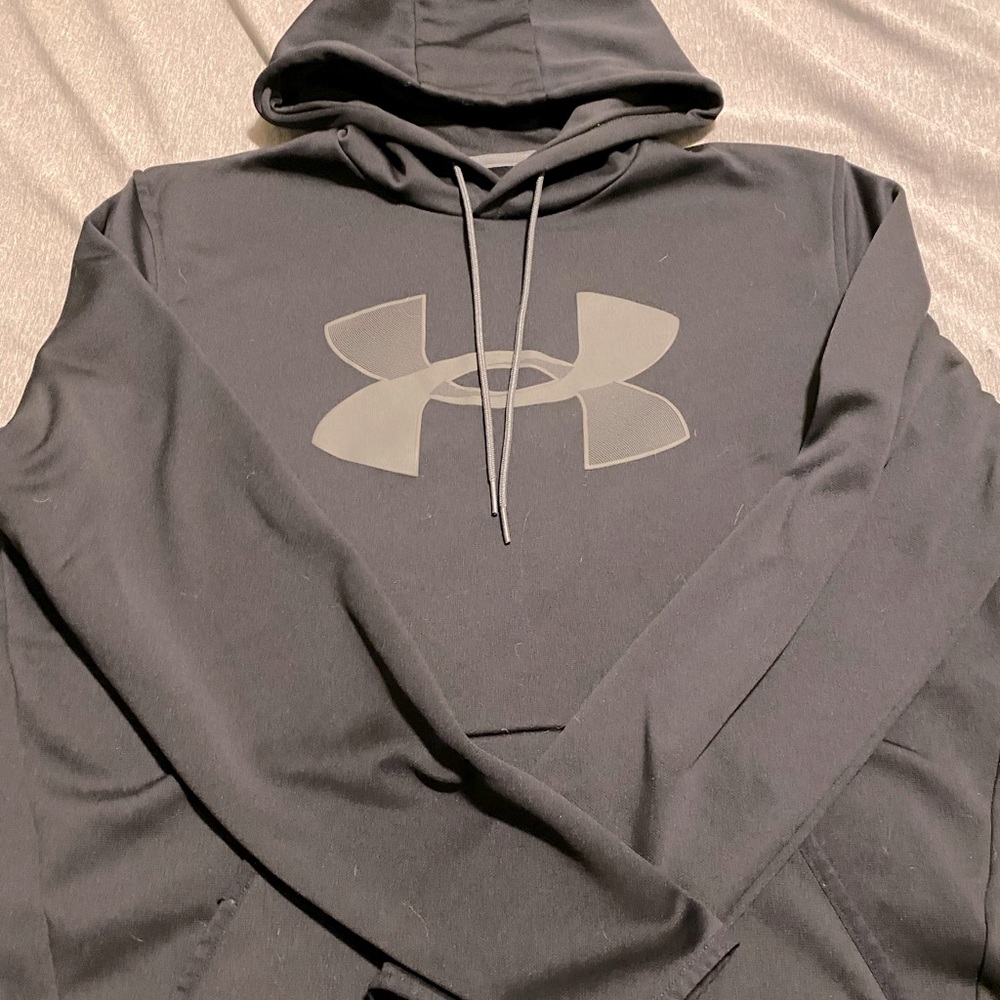Like new Men’s Under Amour Hoodie